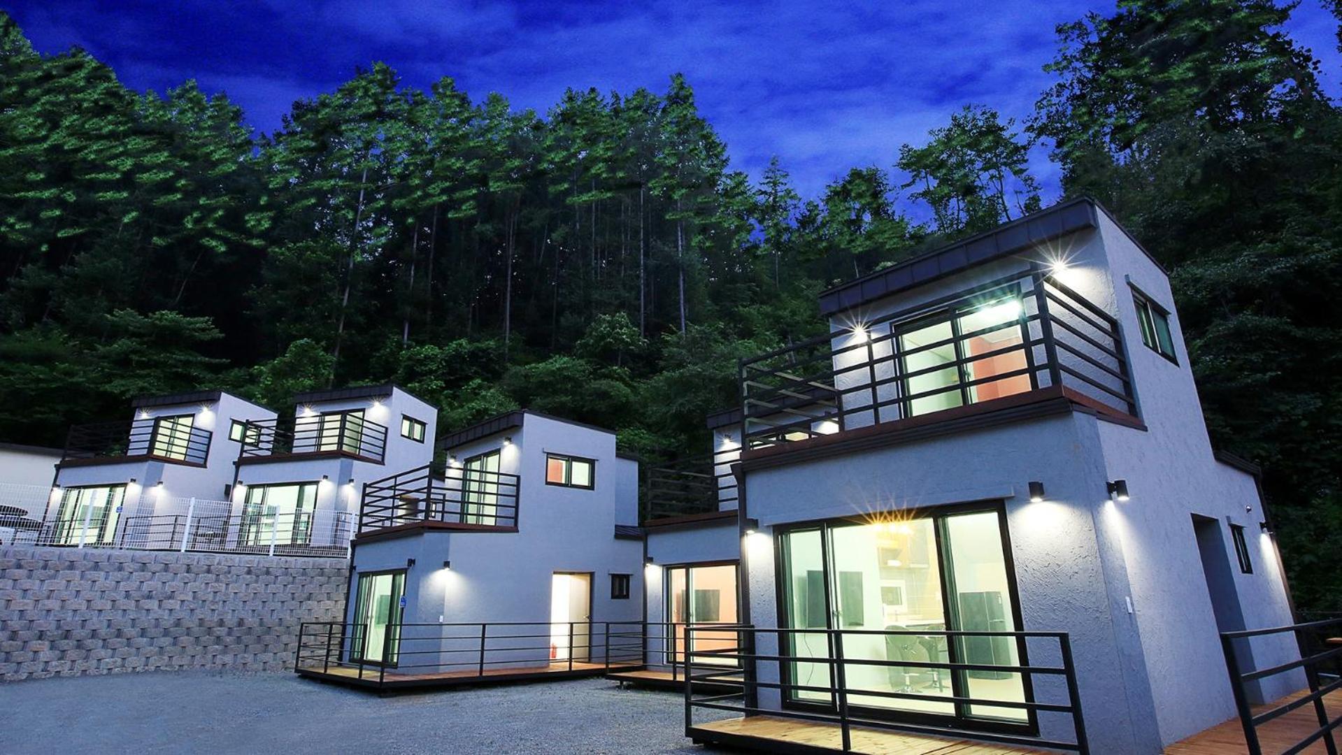 Hongcheon Stone Brown Pension Exterior photo