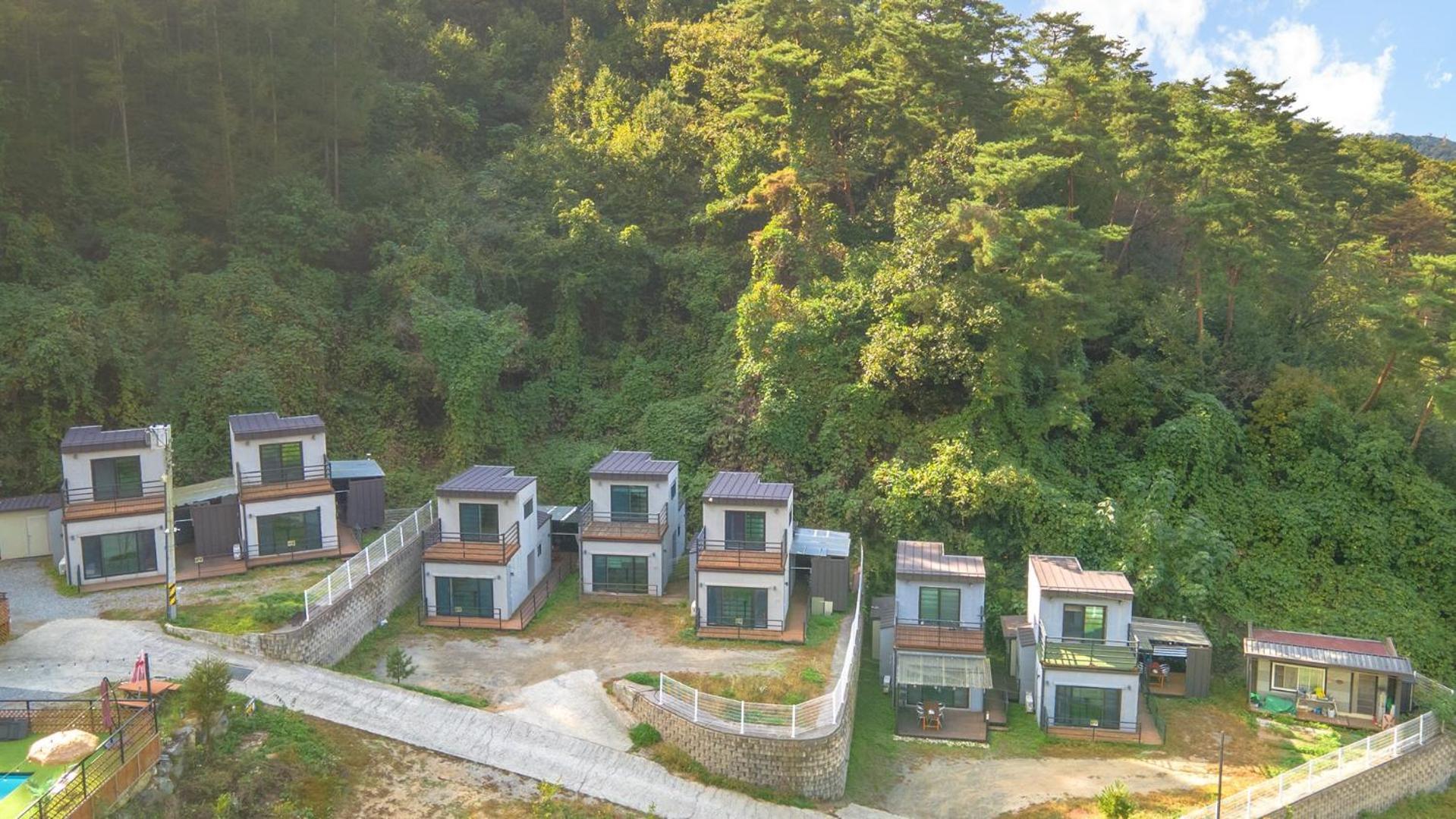 Hongcheon Stone Brown Pension Exterior photo